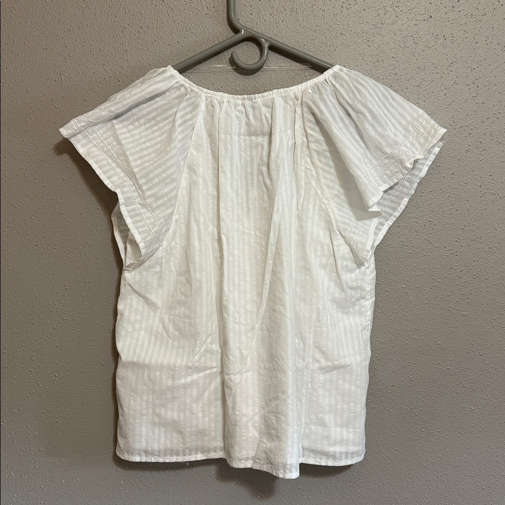 NWT Universal Thread White Blouse - Picture 3 of 4